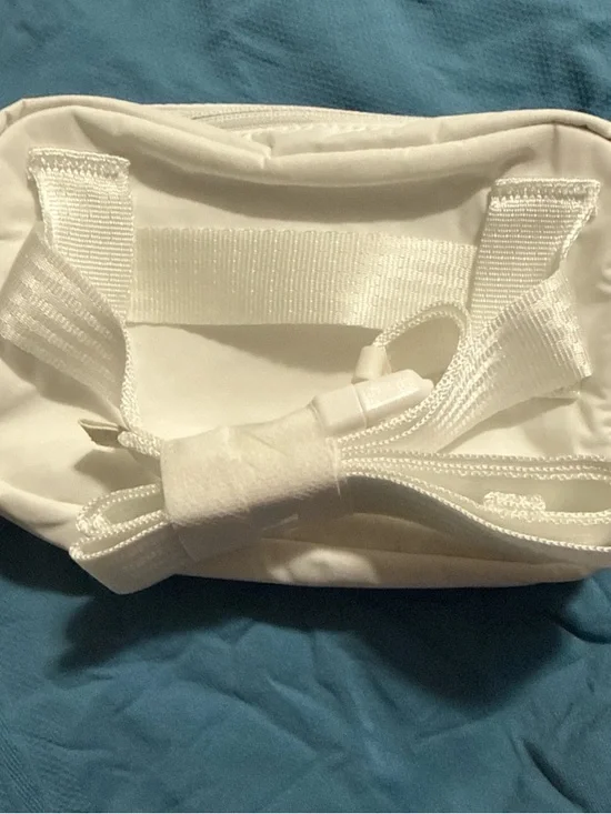 Athleta White Crossbody Pouch with Adjustable Strap - Picture 2 of 2